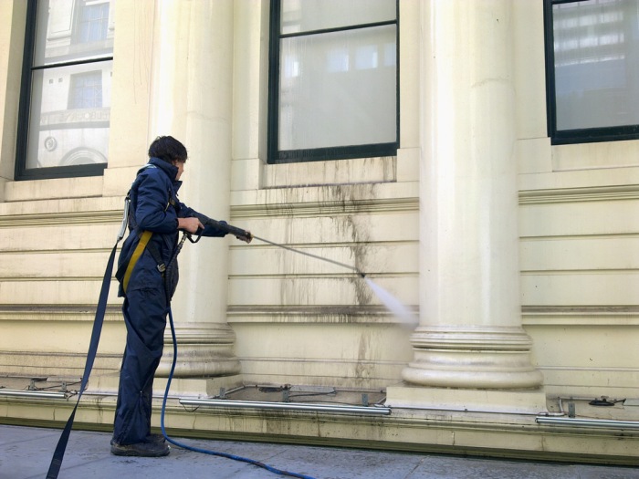 Pressure-cleaning